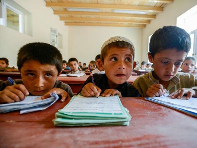 Школски час (фото: UNHCR / S. Rich) Школски час (фото: UNHCR / S. Rich) -