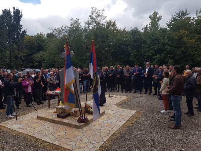 Лопаре - Гарда "Пантери", парастос Лопаре - Гарда "Пантери", парастос - Фото: СРНА