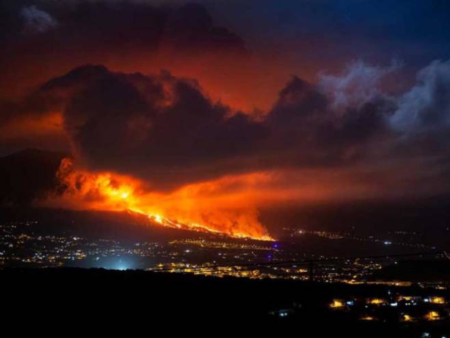 Ерупција вулкана на шпанском острву Ла Палма (Фото: Michael Risch) - 