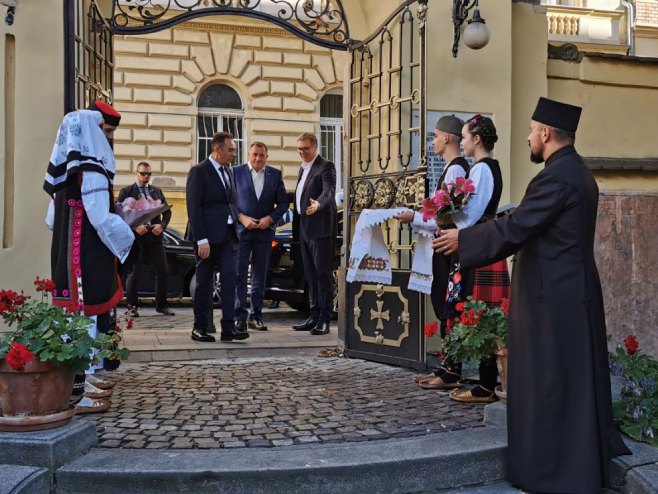 Додик и Вучић у посјети цркви Св. Ђорђа Додик и Вучић у посјети цркви Св. Ђорђа - Фото: РТРС
