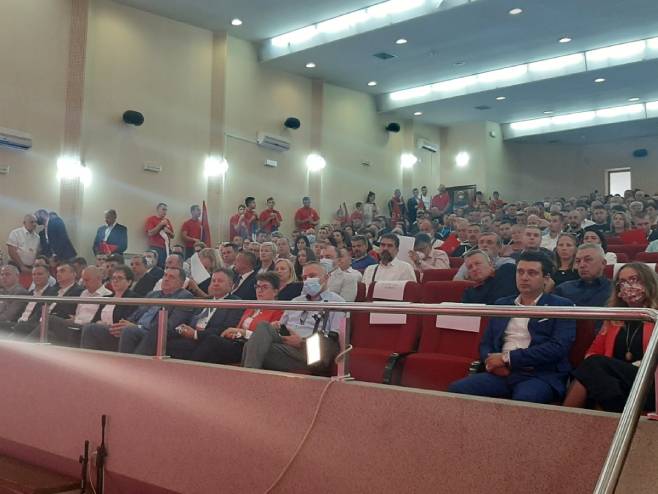 Изборна конференција ОО СНСД Козарска Дубица Изборна конференција ОО СНСД Козарска Дубица - Фото: РТРС