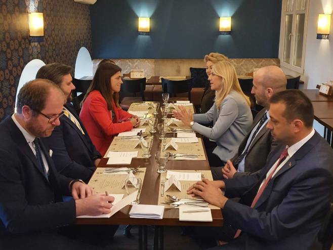Радни ручак Жељке Цвијановић и Јудит Варге Радни ручак Жељке Цвијановић и Јудит Варге - Фото: РТРС