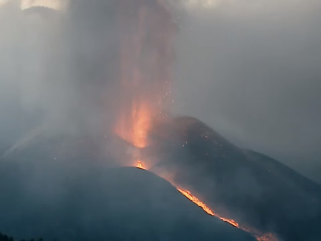Вулкан на Ла Палми (фото: youtube.com/uTelevisionCanariat) - 