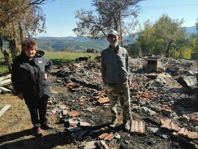 Милисав и Миланка  Аврам остали без крова над главом - Фото: СРНА