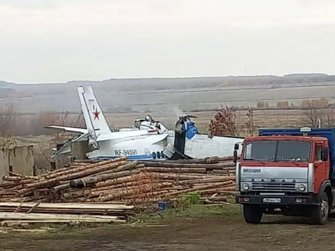 Пад авиона у Русији (Фото: РИА Новости) - 