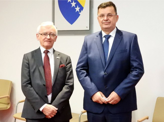 Зоран Тегелтија и Мартин Викерс Зоран Тегелтија и Мартин Викерс - Фото: РТРС