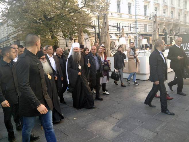 Његова светост патријарх српски Порфирије прошетао Сарајевом - Фото: СРНА