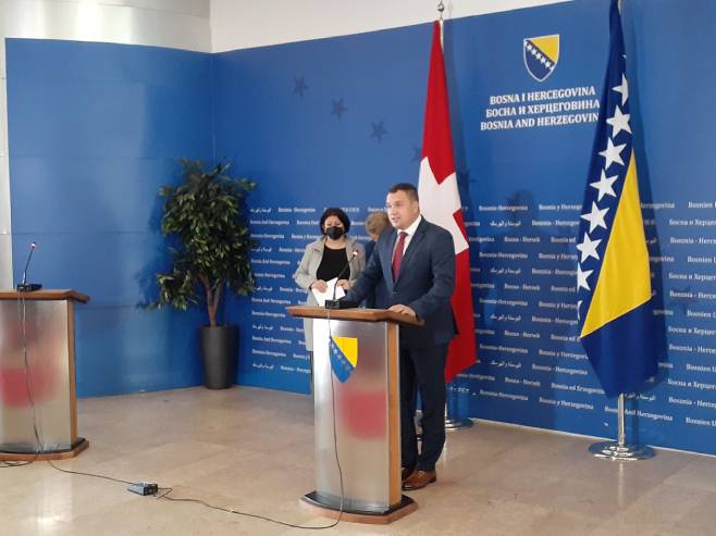 Конференција за новинаре Конференција за новинаре - Фото: СРНА