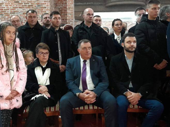 Milorad Dodik i Zora Vidović (Foto: RTRS)