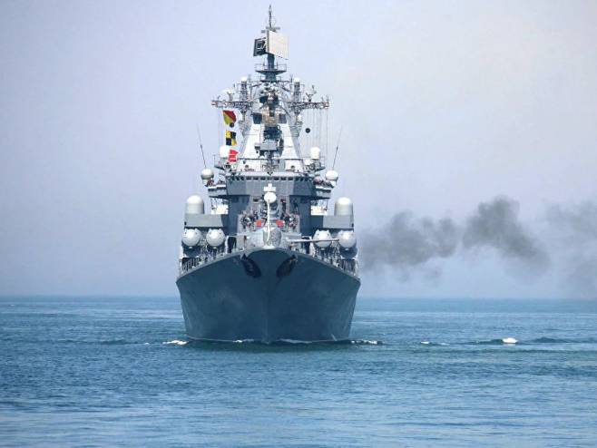 Руски и кинески ратни бродови први пут заједно патролирали Пацификом (Фото: Xinhua, Wu Dengfeng) - Фото: AP