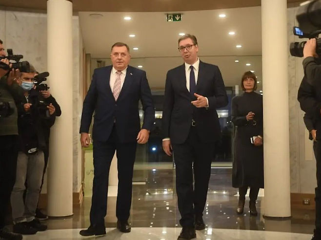 Dodik i Vučić (foto: instagram.com/buducnostsrbijeav) - 