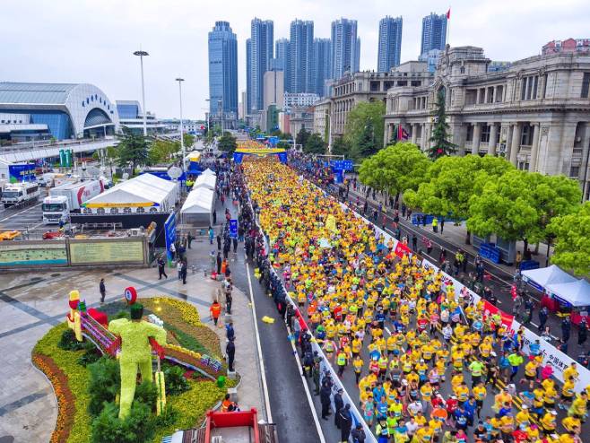 Маратон у Вухану (Фото: World's Marathons) Маратон у Вухану (Фото: World's Marathons) -