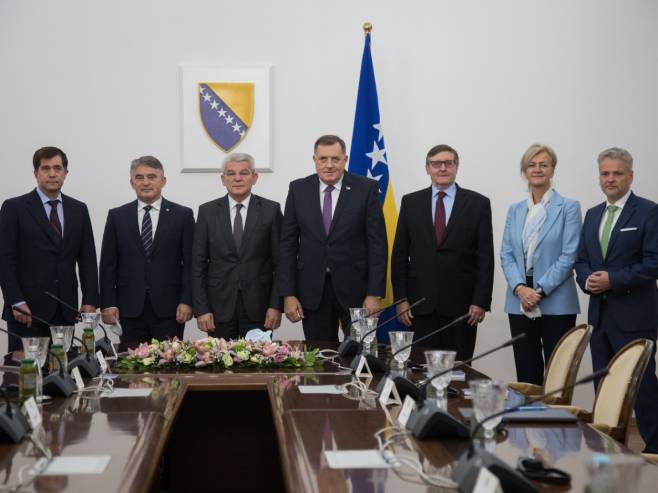 Sastanak u Sarajevu (Foto:Predsjedništvo BiH) - Sastanak u Sarajevu (Foto:Predsjedništvo BiH) -