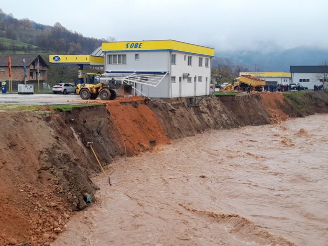 Istočna Ilidža poplave, klizišta (Foto: RTRS)