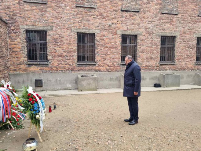Додик посјетио Аушвиц и одао пошту жртвама Холокауста - Фото: СРНА