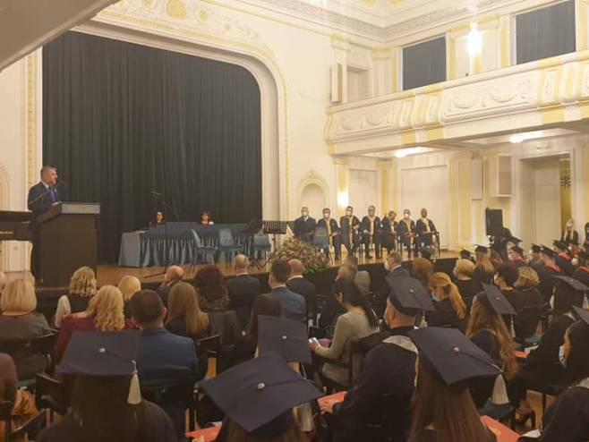 Свечана академија - 43 године рада Медицинског факултета (Фото: Министарство здравља и социјалне заштите) Свечана академија - 43 године рада Медицинског факултета (Фото: Министарство здравља и социјалне заштите) -