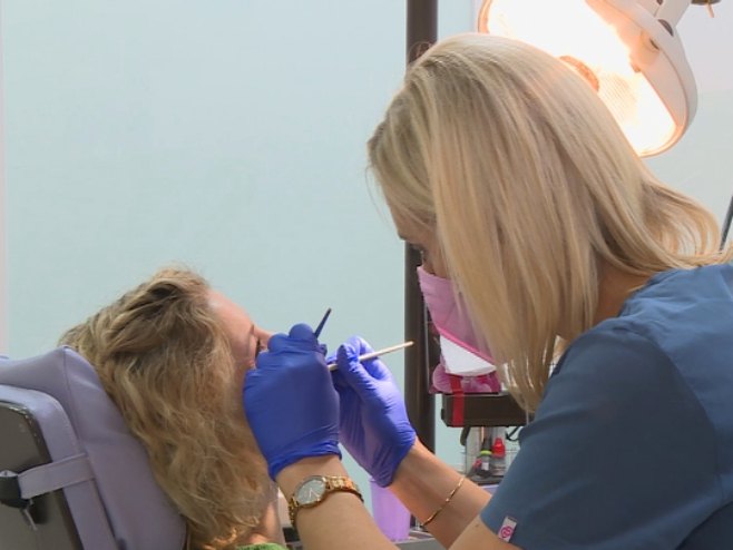 Како се Завод за стоматологију прилагођава модерним трендовима? (ВИДЕО)