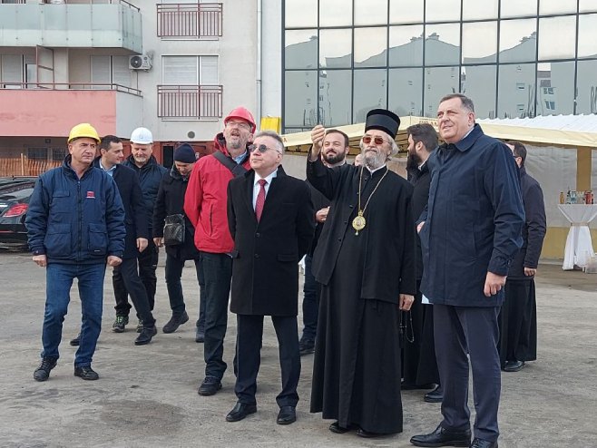 Додик, Калабухов и епископ Јефрем Додик, Калабухов и епископ Јефрем - Фото: РТРС