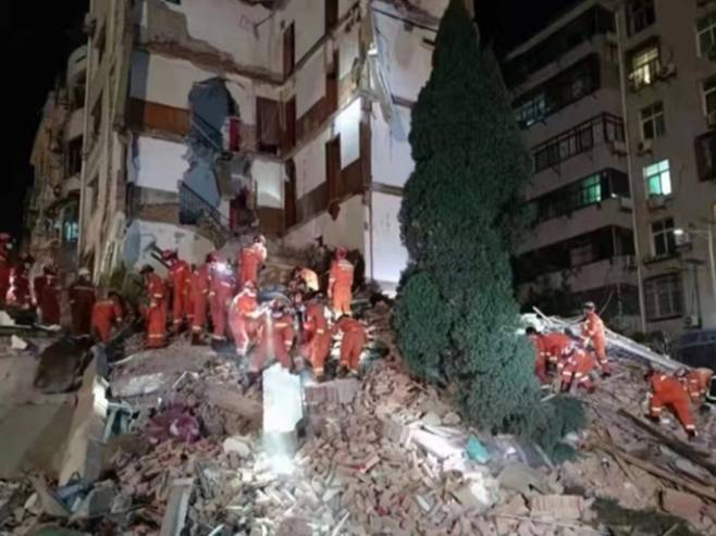 Урушила се зграда у Кини (Фото: screenshot from cnr.cn) Урушила се зграда у Кини (Фото: screenshot from cnr.cn) -