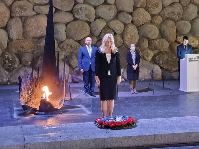 Жељка Цвијановић посјетила Меморијални центар Јад Вашем (Фото: instagram.com) Жељка Цвијановић посјетила Меморијални центар Јад Вашем (Фото: instagram.com) -