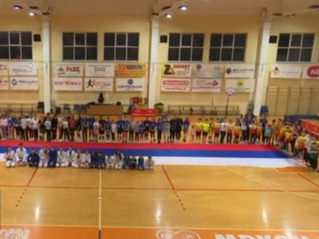 "Играјмо заједно до побједе" "Играјмо заједно до побједе" - Фото: РТРС