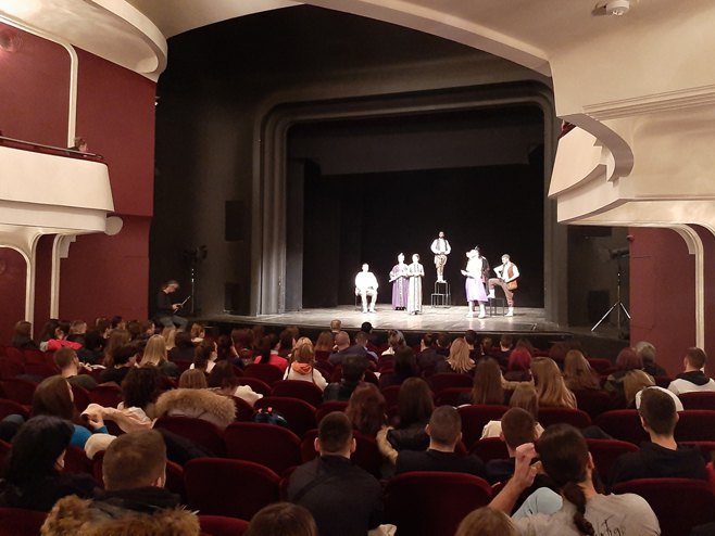 Представа "Сербус Еуропеикус" Представа "Сербус Еуропеикус" -