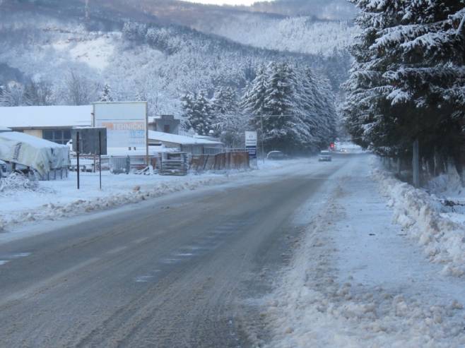 Snijeg u Nevesinju (Foto: RTRS)