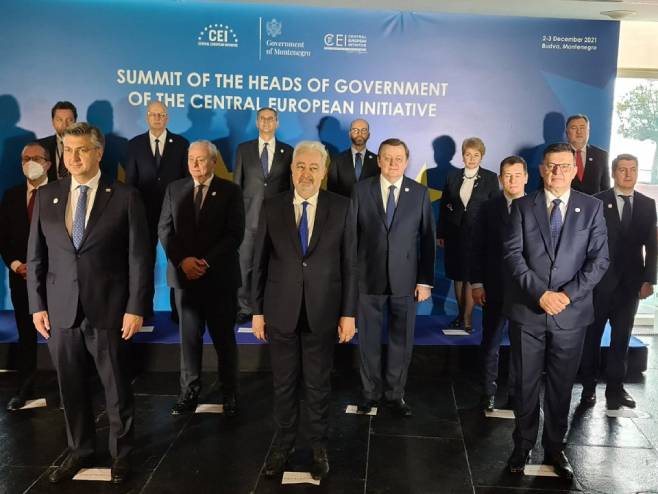 Samit šefova vlada zemalja članica Centralnoevropske inocijative u Budvi (Foto: RTRS)
