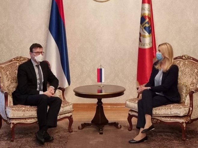 Цвијановић са Портманом Цвијановић са Портманом -
