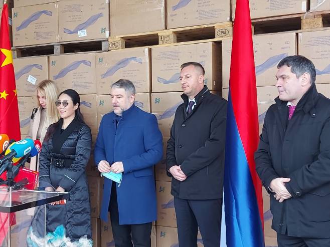 Примопредаја опреме Примопредаја опреме - Фото: РТРС