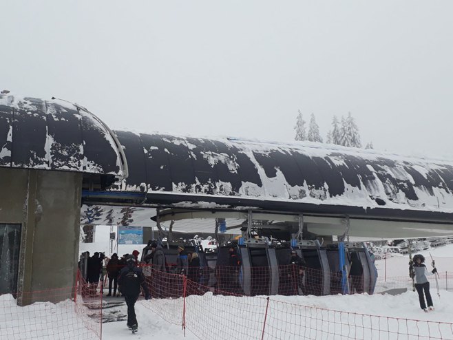 Фуртула о паду дјечака са жичаре: Помоћ стигла експресно; Апел свим скијашима да поштују правила (ВИДЕО)