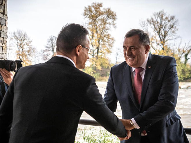 Додик-Сијарто (Фото: FB/Szijjártó Péter) Додик-Сијарто (Фото: FB/Szijjártó Péter) -