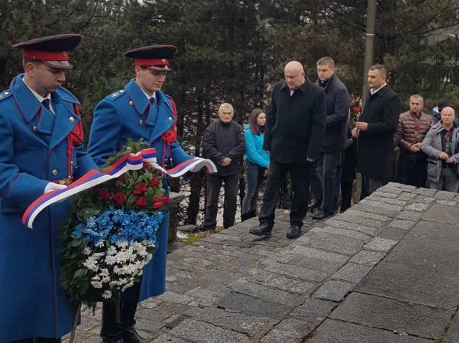 Обиљежавање 106 године од интернације Срба у аустроугарски логор Обиљежавање 106 године од интернације Срба у аустроугарски логор - Фото: РТРС