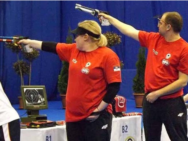 Зорана Аруновић и Дамир Микец (Фото: Стрељачки савез Србије) - 