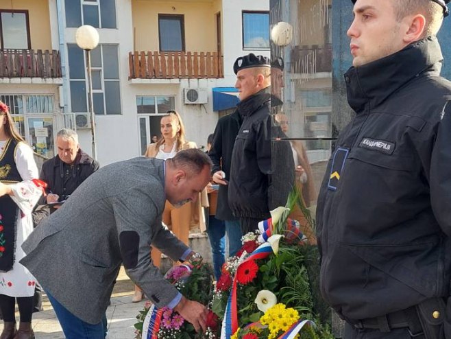 Полагање цвијећа Полагање цвијећа - Фото: РТРС