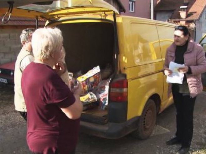 Компанија Алумина обезбиједила божићне печенице за социјално угрожене - Фото: РТРС