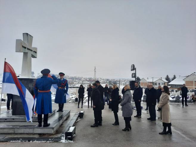 Положени вијенци на војничко гробље Мали Зејтинлик у Сокоцу