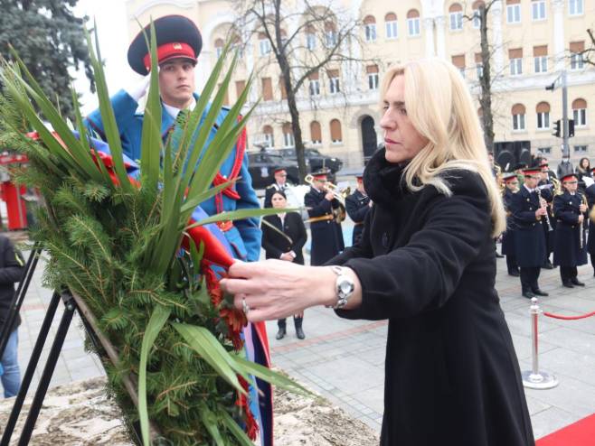 Cvijanović, polaganje vijenaca na Trgu poginulih boraca Cvijanović, polaganje vijenaca na Trgu poginulih boraca