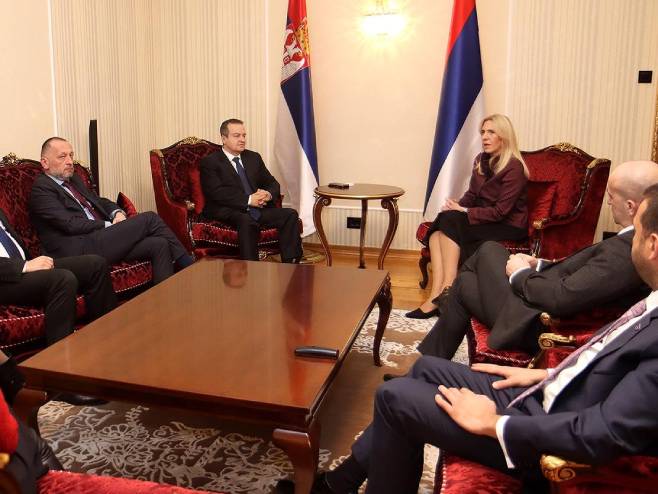 Жељка Цвијановић и Ивица Дачић - Фото: РТРС