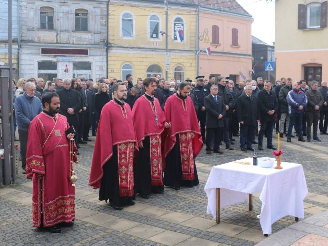 Помен у Дервенти (Фото: СРНА)