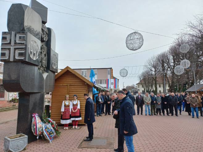 Obilježavanje 9. januara u Šamcu (Foto: Srna)