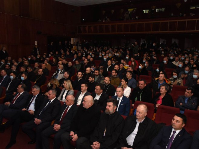 Свечана академија у Брчком (фото: Влада Републике Српске) Свечана академија у Брчком (фото: Влада Републике Српске) -