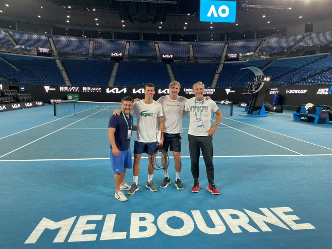 Ђоковић у Мелбурну (фото: twitter.com/DjokerNole) Ђоковић у Мелбурну (фото: twitter.com/DjokerNole) -