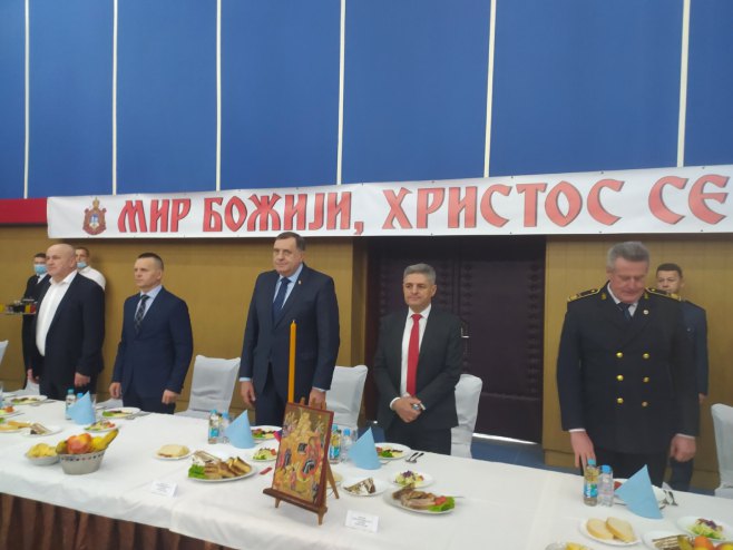 Божићни пријем у касарни Козара Божићни пријем у касарни Козара - Фото: РТРС