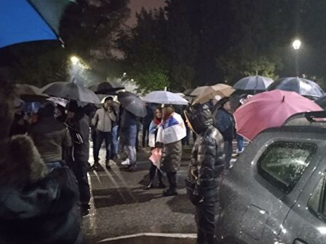 Протести у Подгорици (фото: Sputnik/Бобан Нововић) Протести у Подгорици (фото: Sputnik/Бобан Нововић) -