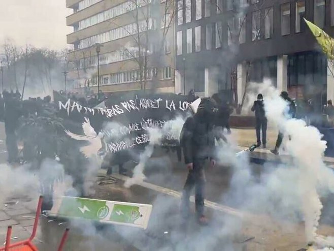 Нереди у Бриселу (фото:screenshot Sputnik live Telegram) Нереди у Бриселу (фото:screenshot Sputnik live Telegram) -