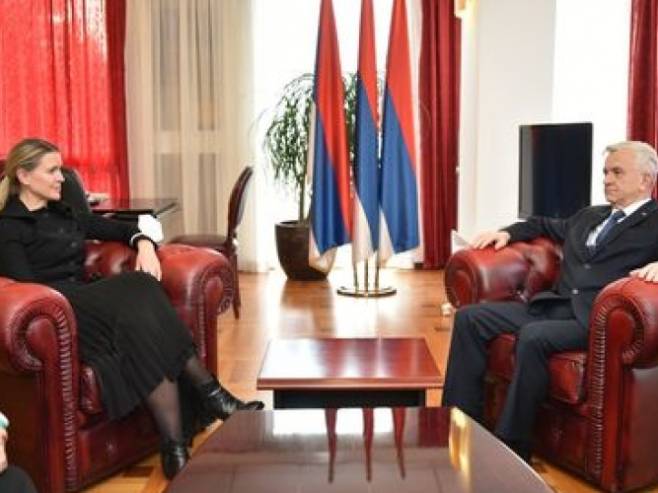 Предсједник Чубриловић  са амбасадорком Шведске у БиХ (фото:narodnaskupstinars.net) - 