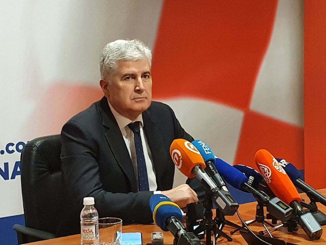 Човић апеловао на Бошњаке да не бирају хрватске представнике