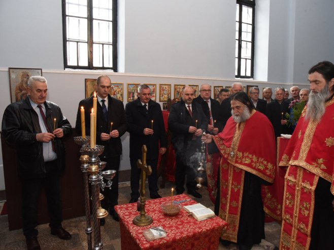 Радован Вишковић у манастиру Добрун (фото: twitter.com/Vlada_Srpske) Радован Вишковић у манастиру Добрун (фото: twitter.com/Vlada_Srpske) -