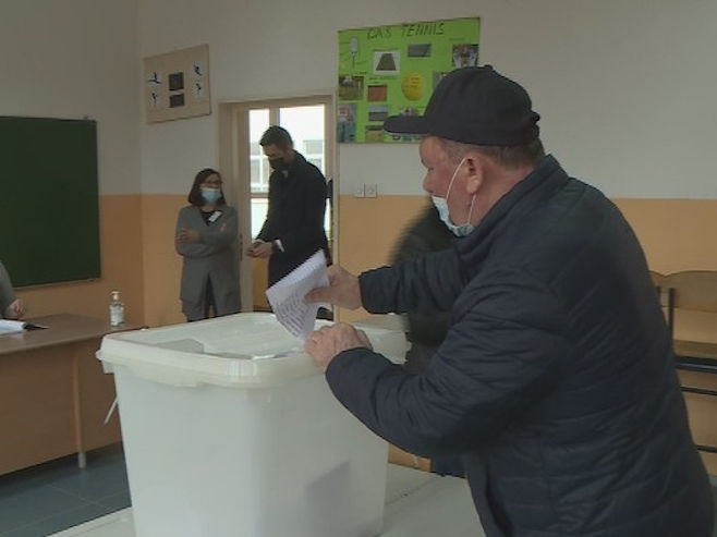 Избори за Савјете мјесних заједница у Бањалуци Избори за Савјете мјесних заједница у Бањалуци - Фото: РТРС